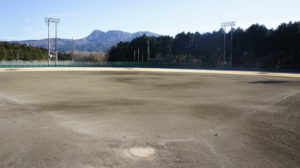 東運動場